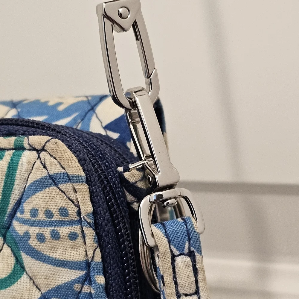 Vera Bradley Crossbody/Wristlet w/removable straps, GUC - Picture 6 of 11